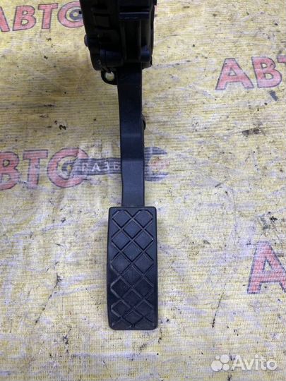 Педаль газа Volkswagen Polo CFN 2011