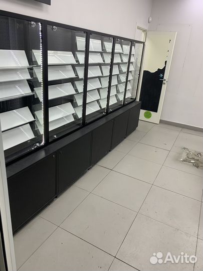 Витрина с подсветкой
