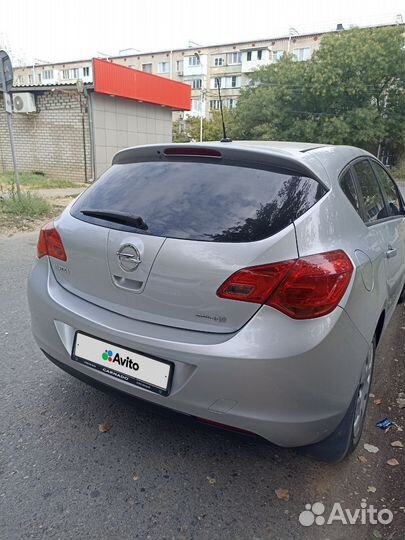 Opel Astra 1.6 МТ, 2011, 198 000 км