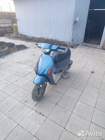 Suzuki lets 4 скутер