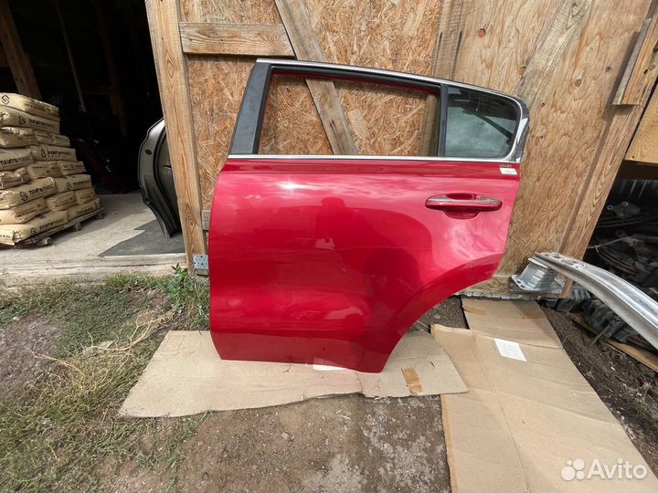 Задняя левая дверь Киа Спортейдж 4 QL