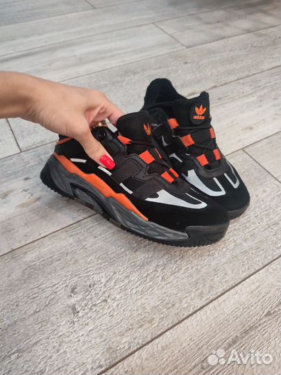 Кроссовки подростку 38 размер