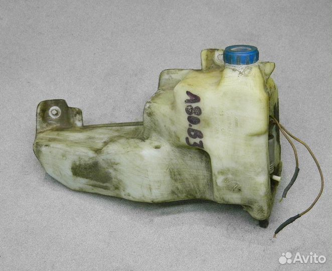Бачок омывателя Audi 80 B3 в сборе