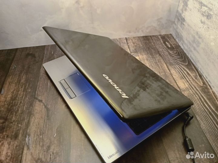 Игровой ноутбук Lenovo i3/4Gb/SSD120Gb/2Видеокарты