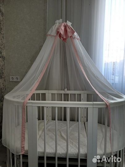 Кровать с балдахином