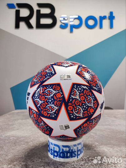 Футбольный мяч adidas лига чемпионов 2023