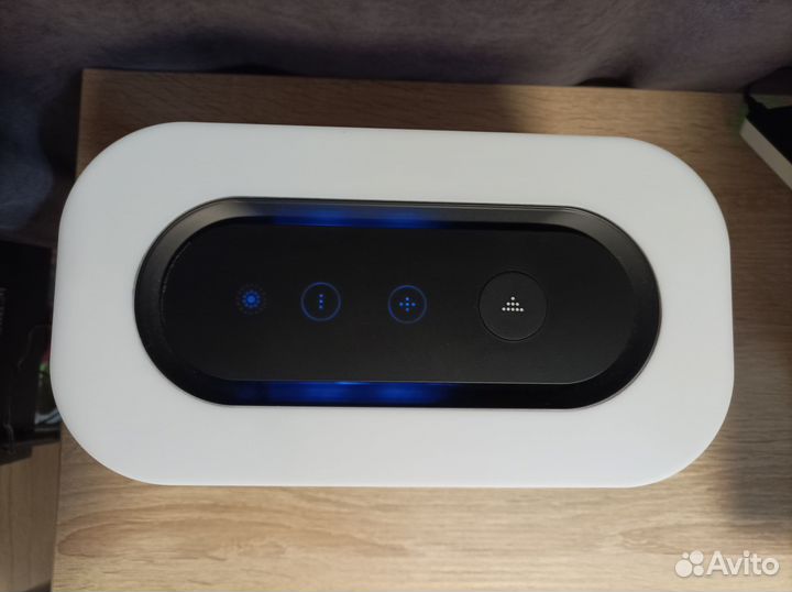 Умная лампа HomeTree с QI-зарядкой и колонкой