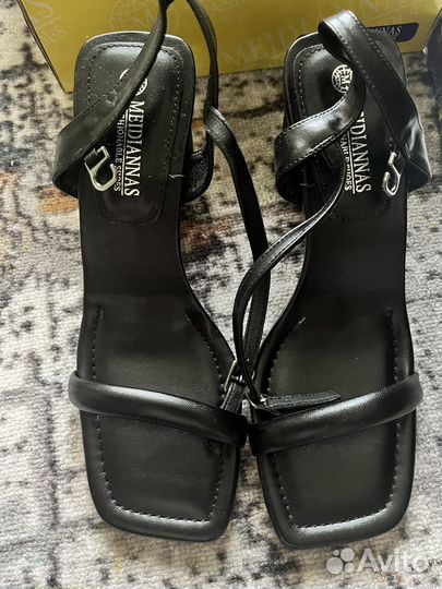 Босоножки женские