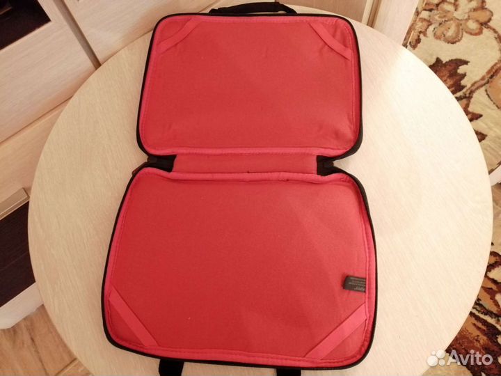 Сумка для нетбука или планшета