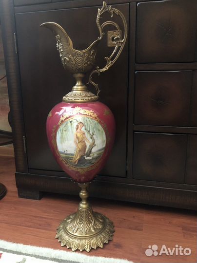 Ваза из бронзы