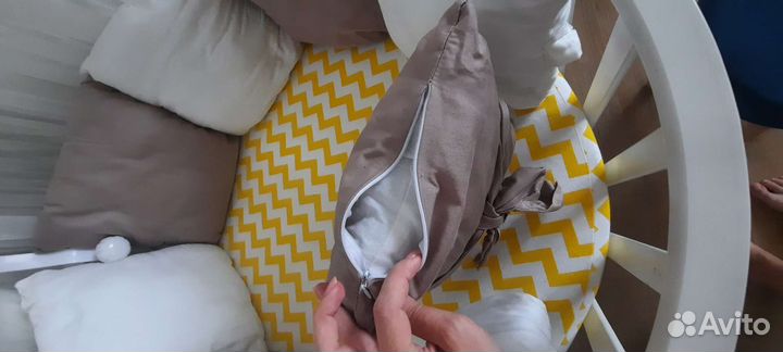 Бортики подушки в кроватку