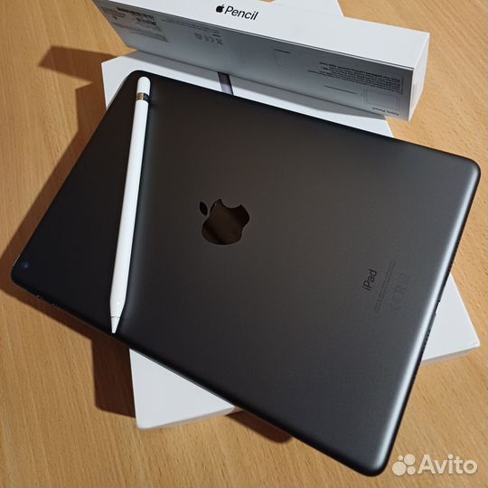 Планшет Apple iPad 8 32 GB Wi-Fi + Apple Pencil 1