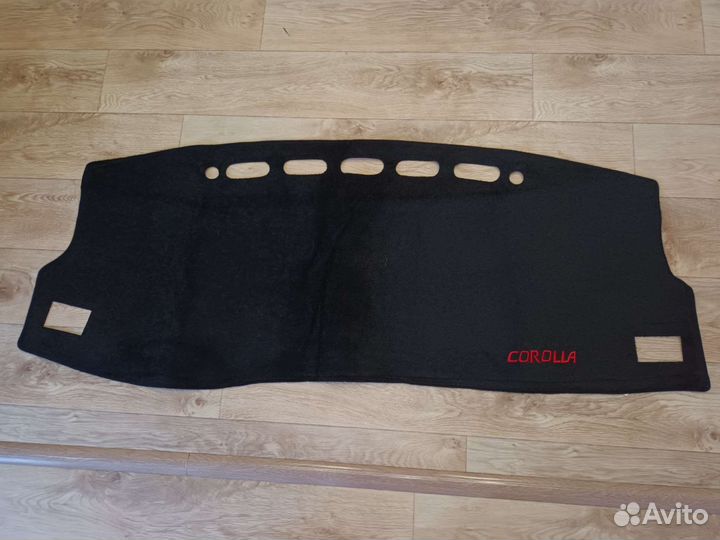 Накидка на панель приборов Toyota Corolla