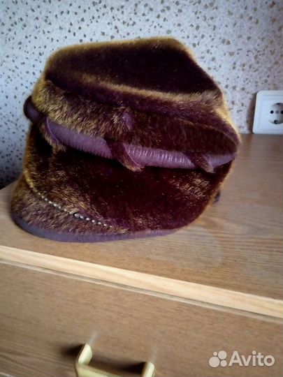 Головные уборы женские