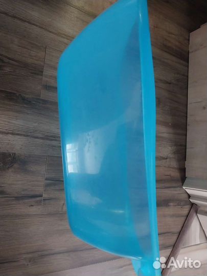 Ванночка для купания и пеленальный столик