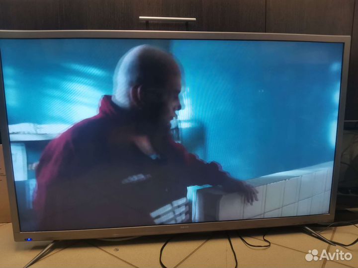 Dexp f40e8000q smart TV