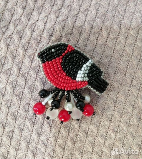 Брошь из бисера