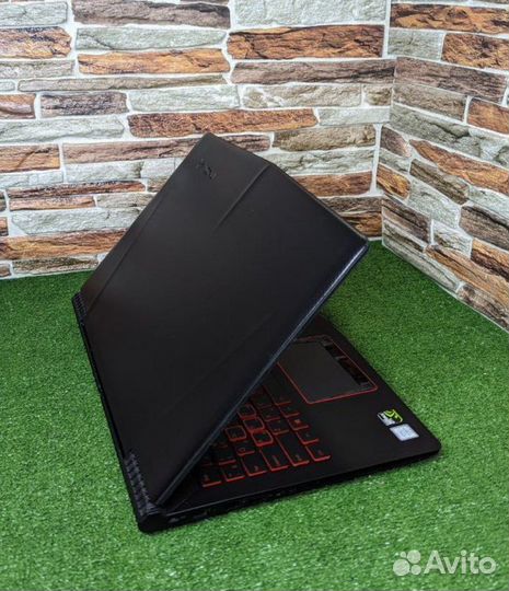 Игровой ноутбук Lenovo legion i5 7го/GTX 1050ti