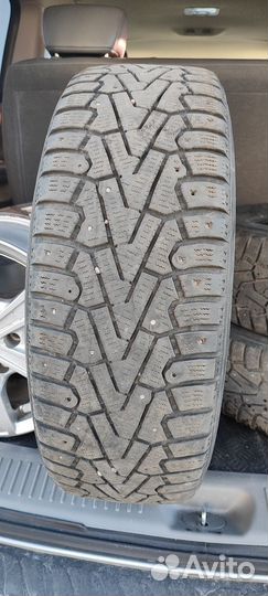 Pirelli Ice Zero 70 R16