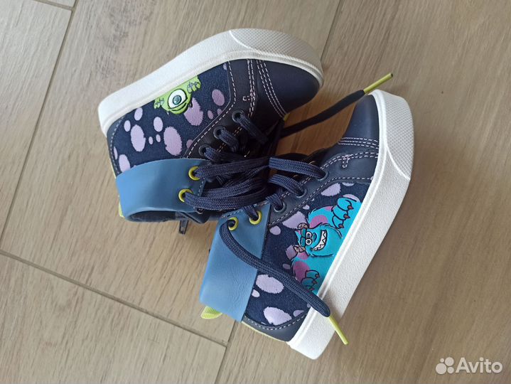 Ботинки детский новые 23