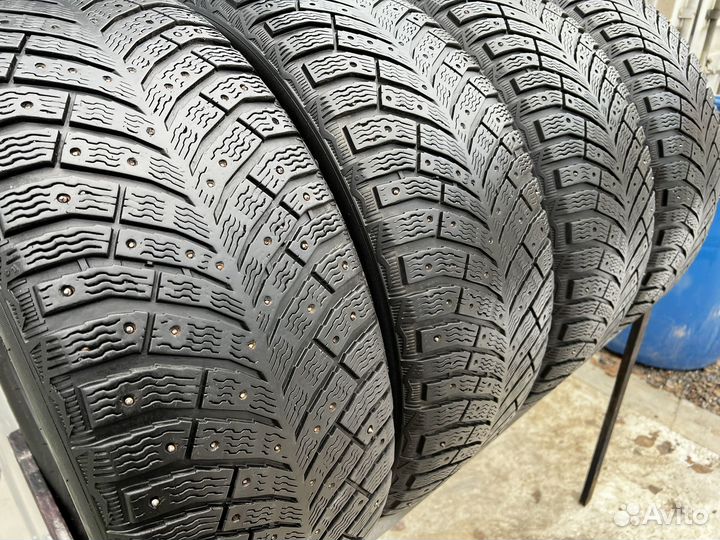 Michelin X-Ice North 4 SUV 235/55 R18 104T