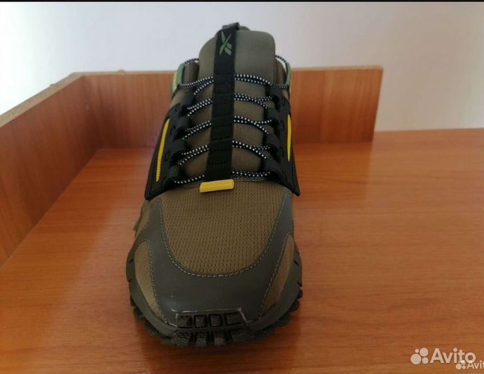 Продаю кроссовки