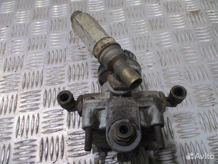 Ускорительный клапан KAMAZ 100-3518010