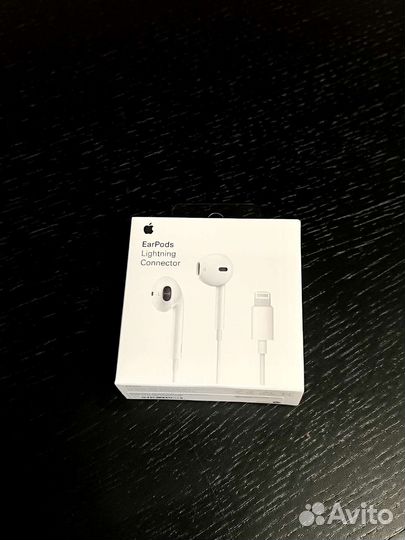 Проводные наушники Apple EarPods with Lightning