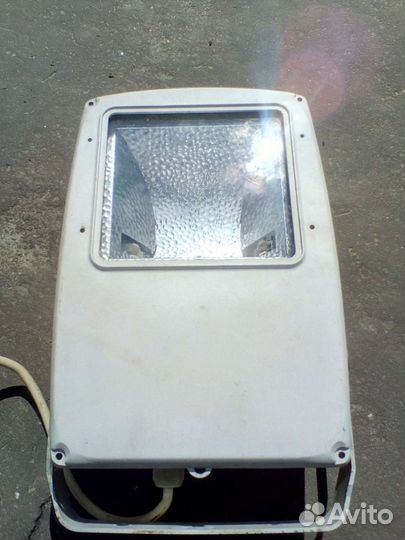 Прожектор фонарь уличного освещения