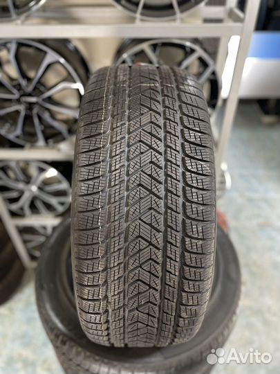Pirelli Scorpion Winter 245/45 R21 и 315/40 R21 107V