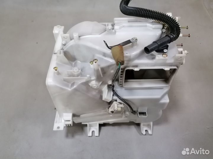 Корпус отопителя Mitsubishi Galant 1997-2003