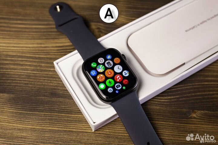 Apple Watch 9 45mm с яблоком при включении