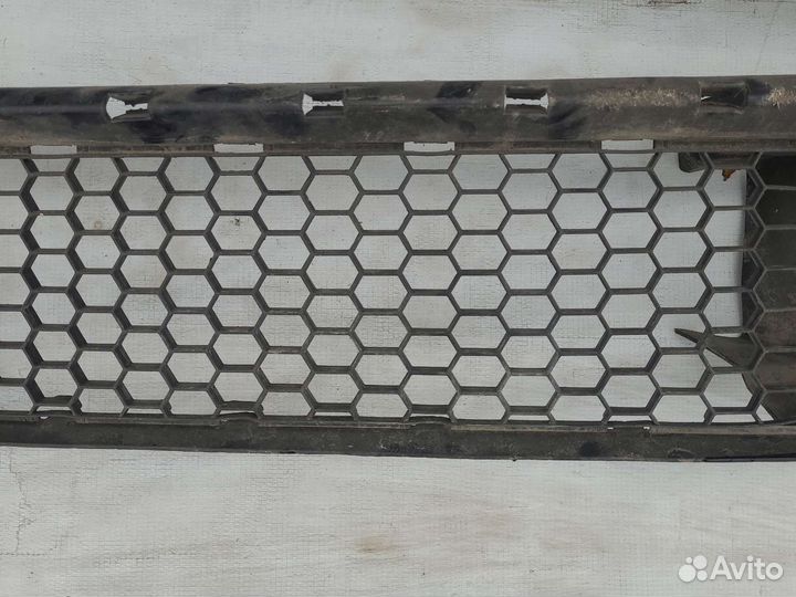 Решетка в бампер renault logan 1