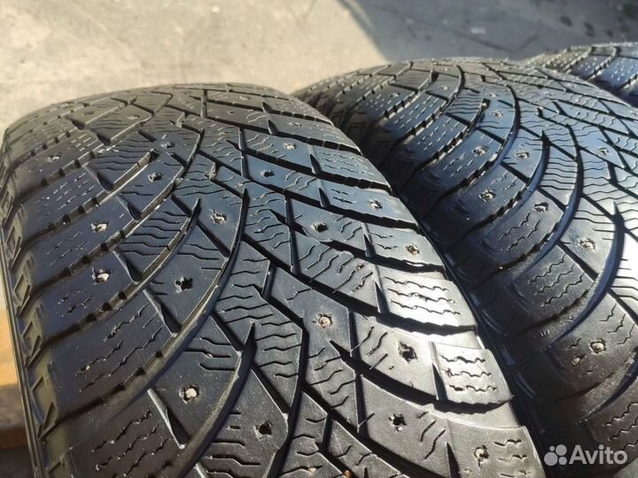 Pirelli Ice Zero 2 215/65 R17 103T