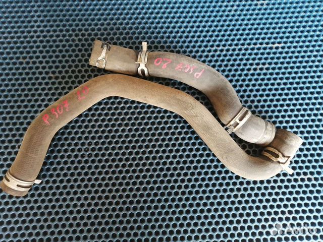 Патрубок радиатора Peugeot 307 2.0