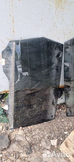 Стекло дверей на subaru tribeca