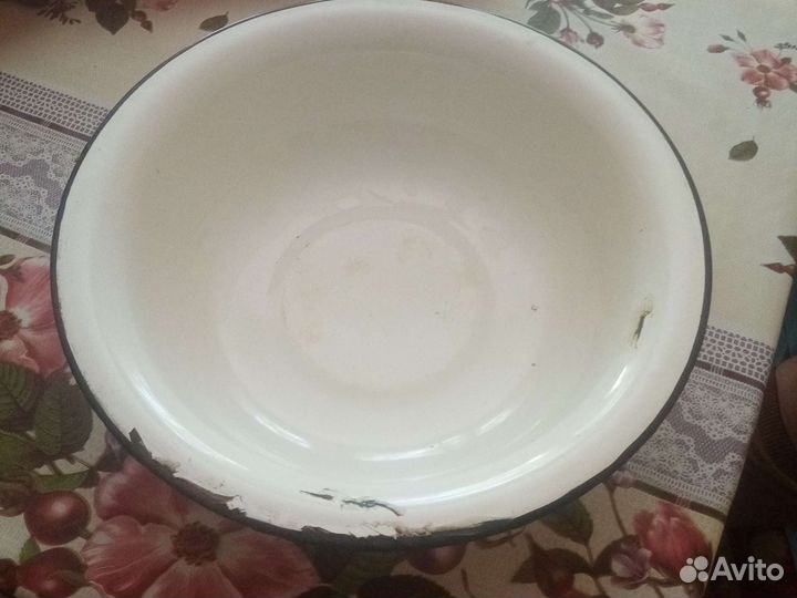 Эмалированный таз