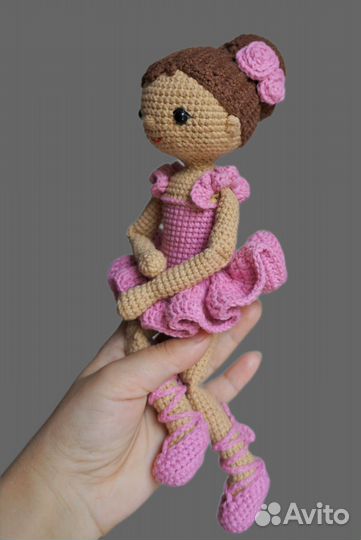 Вязаная кукла балерина