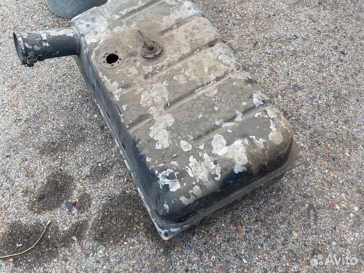 Бензобак газон