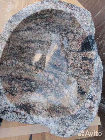 Раковина из камня