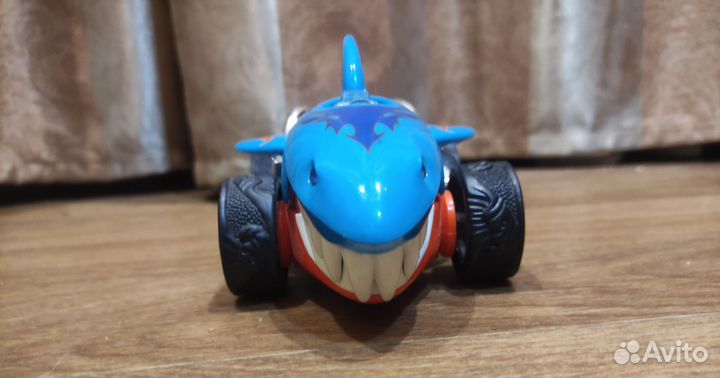 Машина Hot Wheels Action Sharkruiser 62002