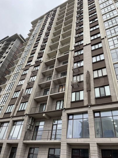 2-к. квартира, 70 м², 6/17 эт.