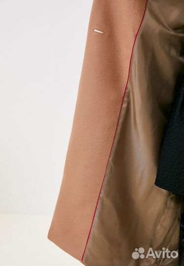 Пальто бежевое двубортное