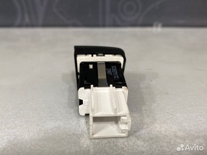 Кнопка ESP Volkswagen Passat Variant B6 BZB 2008