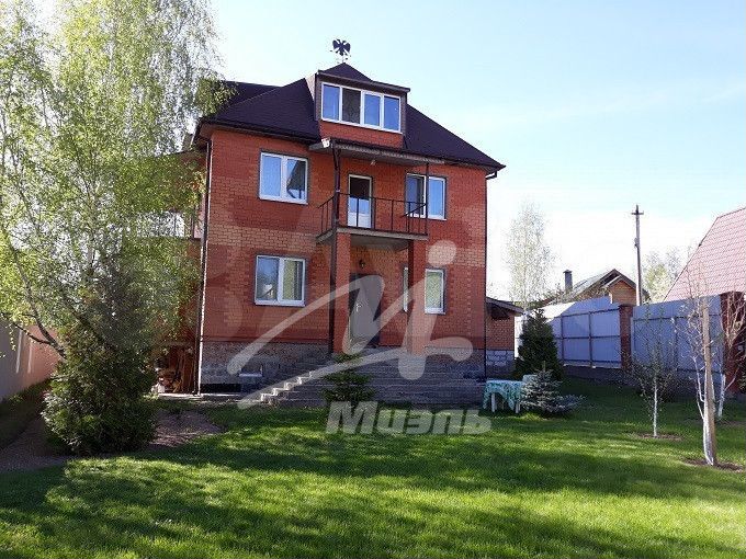 Дом 397 м² на участке 17,2 сот.