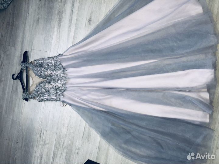 Платье вечернее