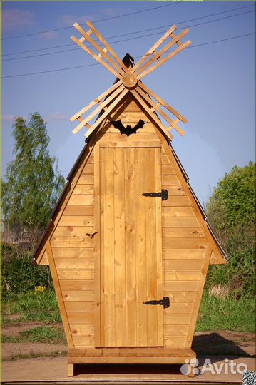 Уличный туалет деревянный HME563