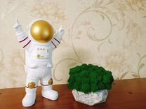 Декоративная статуэтка космонавт 25 см