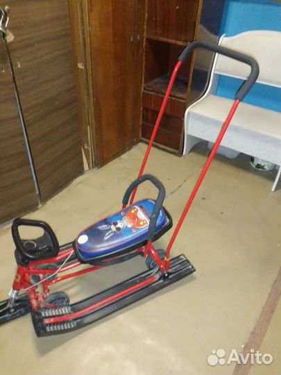 Детский снегокат с колесами