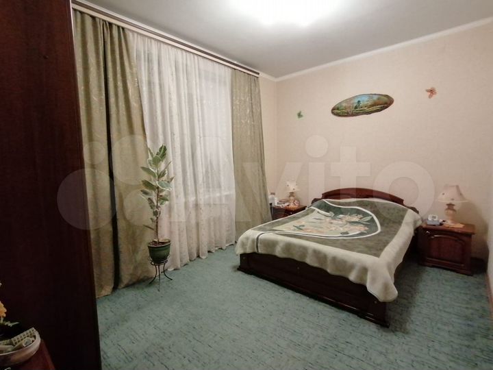 2-к. квартира, 72 м², 1/6 эт.
